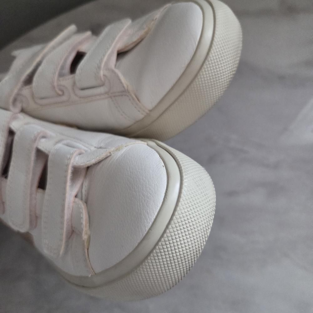 Veja Recife Logo White and Pink Velcro Sneakers - Picture 11 of 12